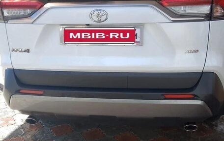 Toyota RAV4, 2021 год, 3 800 000 рублей, 5 фотография