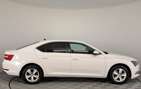 Skoda Superb III рестайлинг, 2018 год, 1 690 000 рублей, 5 фотография