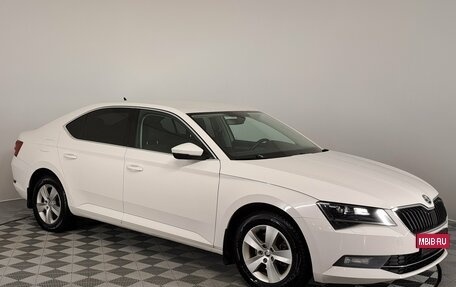 Skoda Superb III рестайлинг, 2018 год, 1 690 000 рублей, 4 фотография