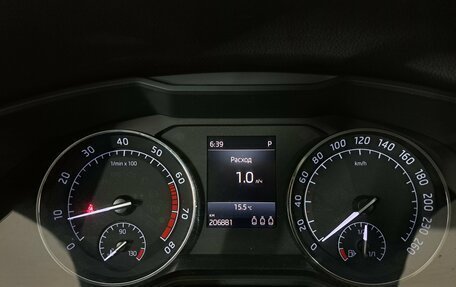 Skoda Superb III рестайлинг, 2018 год, 1 690 000 рублей, 16 фотография