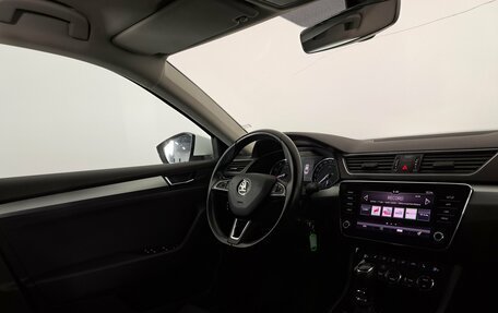 Skoda Superb III рестайлинг, 2018 год, 1 690 000 рублей, 14 фотография