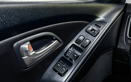 Hyundai ix35 I рестайлинг, 2012 год, 1 050 000 рублей, 24 фотография