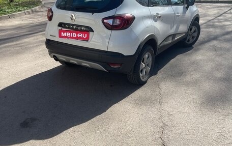 Renault Kaptur I рестайлинг, 2019 год, 999 000 рублей, 2 фотография