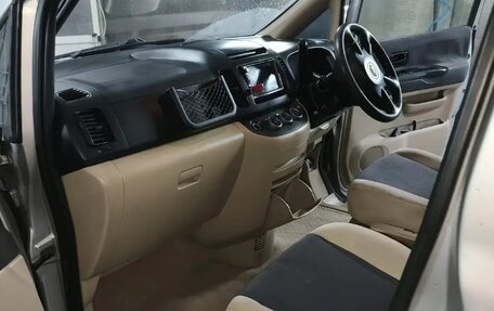 Nissan Serena II, 2003 год, 650 000 рублей, 6 фотография