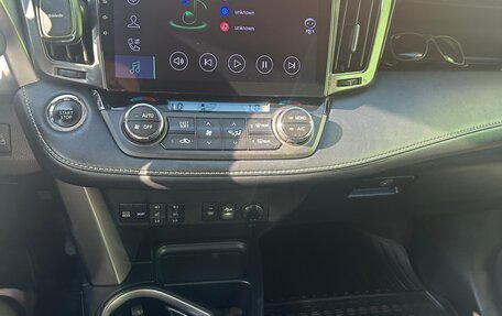 Toyota RAV4, 2016 год, 2 800 000 рублей, 9 фотография