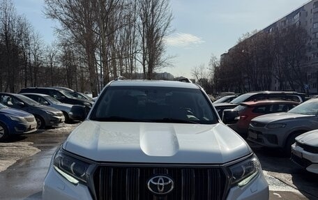 Toyota Land Cruiser Prado 150 рестайлинг 2, 2020 год, 6 450 000 рублей, 2 фотография