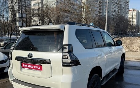 Toyota Land Cruiser Prado 150 рестайлинг 2, 2020 год, 6 450 000 рублей, 5 фотография