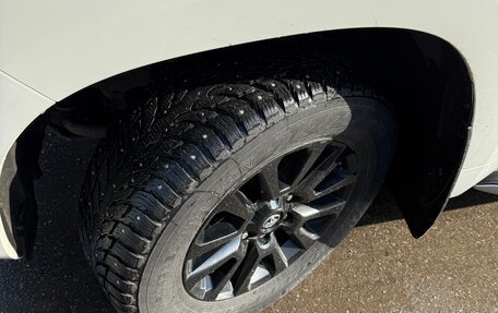 Toyota Land Cruiser Prado 150 рестайлинг 2, 2020 год, 6 450 000 рублей, 15 фотография