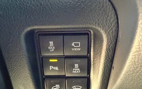 Toyota Land Cruiser Prado 150 рестайлинг 2, 2020 год, 6 450 000 рублей, 12 фотография