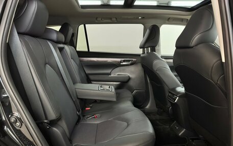 Toyota Highlander, 2025 год, 5 990 000 рублей, 19 фотография