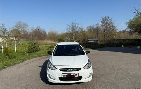 Hyundai Solaris II рестайлинг, 2013 год, 1 200 000 рублей, 1 фотография