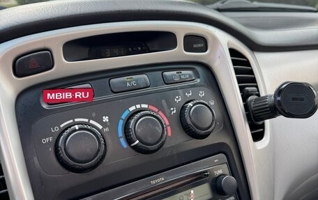 Toyota Highlander III, 2004 год, 970 000 рублей, 16 фотография