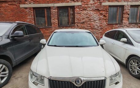 Skoda Superb III рестайлинг, 2010 год, 800 000 рублей, 2 фотография