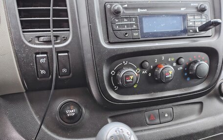 Renault Trafic, 2017 год, 1 999 999 рублей, 9 фотография