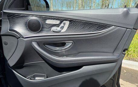 Mercedes-Benz E-Класс, 2019 год, 2 980 000 рублей, 21 фотография