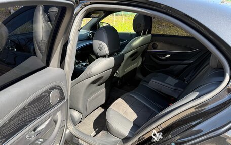 Mercedes-Benz E-Класс, 2019 год, 2 980 000 рублей, 18 фотография