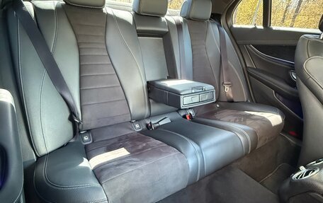 Mercedes-Benz E-Класс, 2019 год, 2 980 000 рублей, 25 фотография