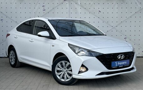 Hyundai Solaris II рестайлинг, 2021 год, 1 735 000 рублей, 2 фотография