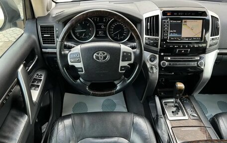 Toyota Land Cruiser 200, 2013 год, 3 449 000 рублей, 12 фотография