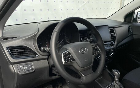 Hyundai Solaris II рестайлинг, 2021 год, 1 735 000 рублей, 15 фотография