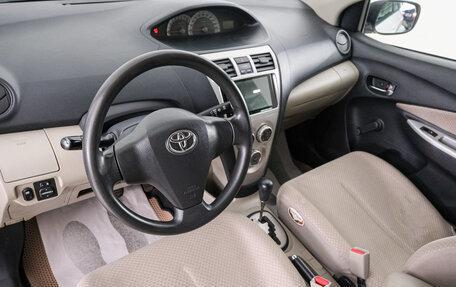 Toyota Yaris III рестайлинг, 2008 год, 549 000 рублей, 9 фотография