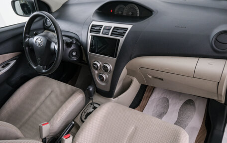 Toyota Yaris III рестайлинг, 2008 год, 549 000 рублей, 13 фотография