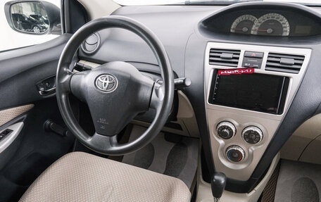 Toyota Yaris III рестайлинг, 2008 год, 549 000 рублей, 10 фотография