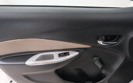 Toyota Yaris III рестайлинг, 2008 год, 549 000 рублей, 20 фотография