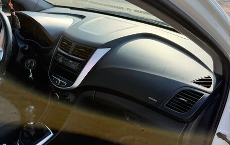 Hyundai Solaris II рестайлинг, 2013 год, 1 200 000 рублей, 11 фотография