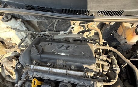 Hyundai Solaris II рестайлинг, 2013 год, 1 200 000 рублей, 29 фотография