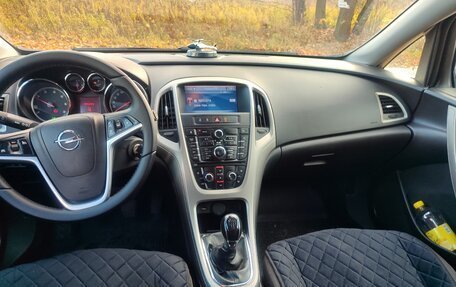 Opel Astra J, 2011 год, 660 000 рублей, 5 фотография