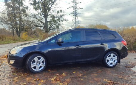 Opel Astra J, 2011 год, 660 000 рублей, 3 фотография