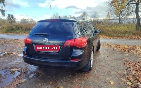 Opel Astra J, 2011 год, 660 000 рублей, 4 фотография