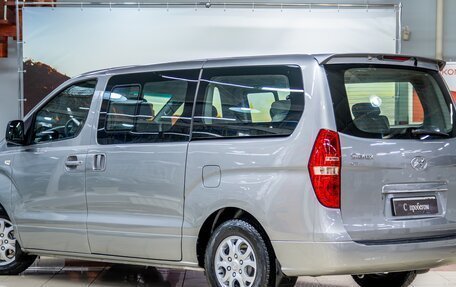 Hyundai Grand Starex Grand Starex I рестайлинг 2, 2011 год, 1 250 000 рублей, 4 фотография