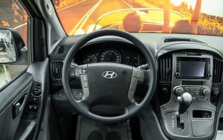 Hyundai Grand Starex Grand Starex I рестайлинг 2, 2011 год, 1 250 000 рублей, 18 фотография