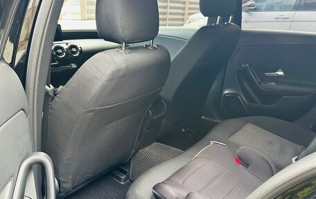 Mercedes-Benz A-Класс, 2019 год, 1 630 000 рублей, 14 фотография