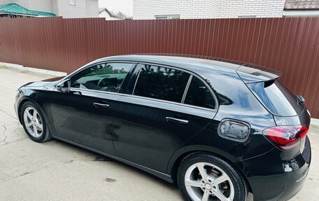 Mercedes-Benz A-Класс, 2019 год, 1 630 000 рублей, 5 фотография