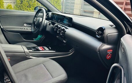 Mercedes-Benz A-Класс, 2019 год, 1 630 000 рублей, 12 фотография