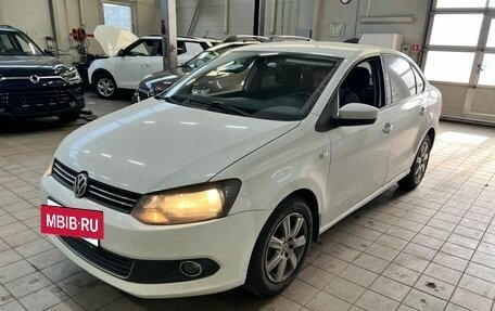 Volkswagen Polo VI (EU Market), 2014 год, 895 000 рублей, 2 фотография