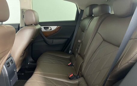 Infiniti QX70, 2016 год, 2 890 000 рублей, 13 фотография