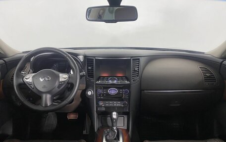 Infiniti QX70, 2016 год, 2 890 000 рублей, 15 фотография