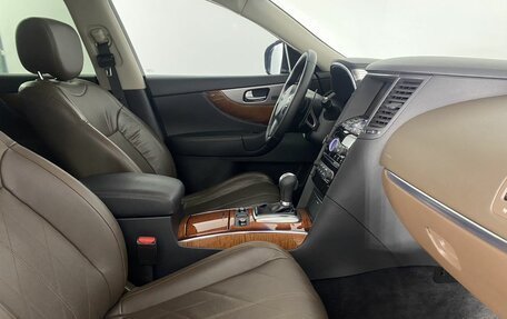 Infiniti QX70, 2016 год, 2 890 000 рублей, 12 фотография