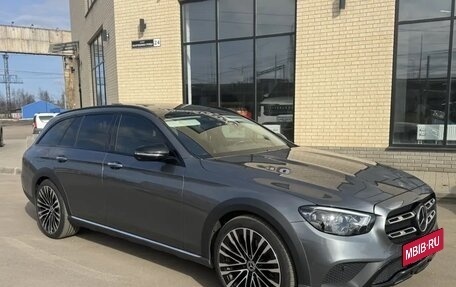 Mercedes-Benz E-Класс, 2020 год, 4 550 000 рублей, 10 фотография
