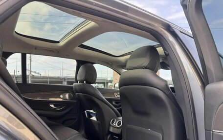 Mercedes-Benz E-Класс, 2020 год, 4 550 000 рублей, 25 фотография