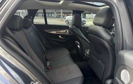 Mercedes-Benz E-Класс, 2020 год, 4 550 000 рублей, 24 фотография