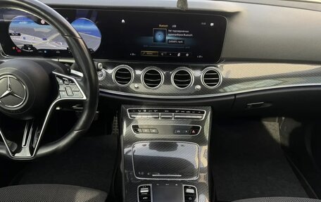 Mercedes-Benz E-Класс, 2020 год, 4 550 000 рублей, 29 фотография