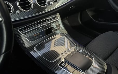 Mercedes-Benz E-Класс, 2020 год, 4 550 000 рублей, 31 фотография