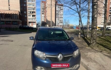Renault Logan II, 2015 год, 750 000 рублей, 1 фотография