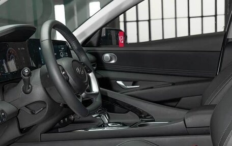 Hyundai Elantra, 2023 год, 1 700 000 рублей, 16 фотография