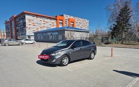 Hyundai Solaris II рестайлинг, 2013 год, 820 000 рублей, 10 фотография
